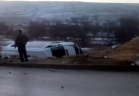 Gaziantep'te işçi servisi devrildi: 10 yaralı