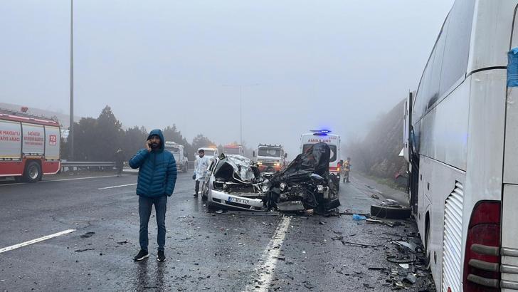 Gaziantep'te 10 araçlı zincirleme kaza: 2 ölü,10 yaralı