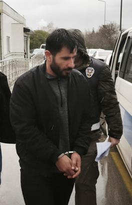 Boşanma aşamasındaki eşi evdeki eşyaları kırıp, darbetti; ‘Benim ve çocuklarımın can güvenliği yok’ / Ek fotoğraf