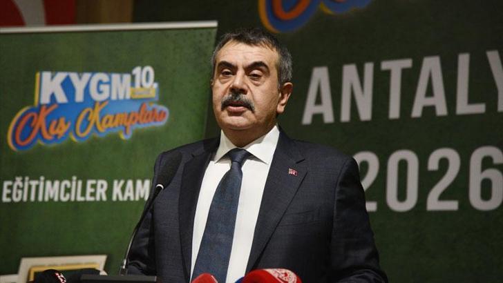 Bakan Tekin: Türkiye'de kimse kimsenin kılık kıyafetiyle uğraşmıyor