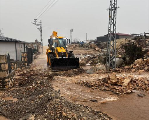 Toroslar’da yağış mesaisi