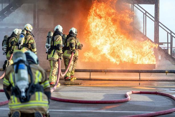 İzmir Büyükşehir Belediyesi'nden itfaiyeye güç takviyesi