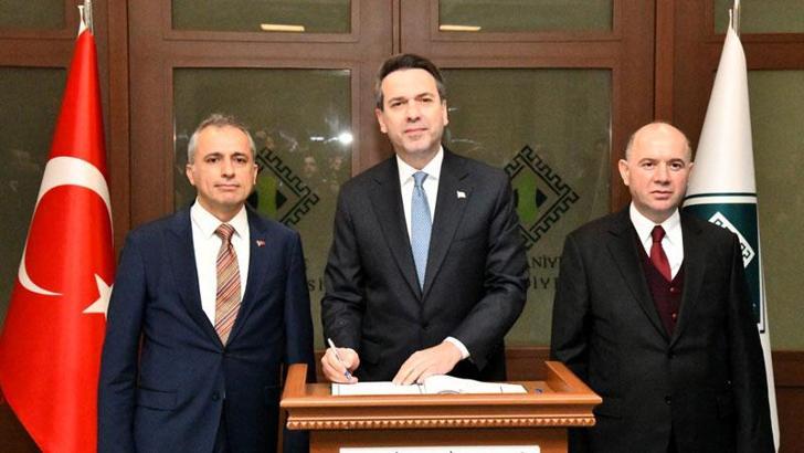 Bakan Bayraktar: Enerji, milli güvenliğin bir parçası Türkiye’nin, milli güvenliği için enerjisini güvenli hale getirmesi çok önemli