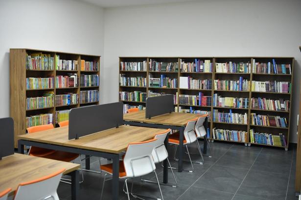 ERÜ’de diş hastanesi ek binasına, Başkan Büyükkılıç’tan okuma salonu hediyesi