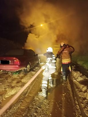 Yayladağı’nda otomobil yandı