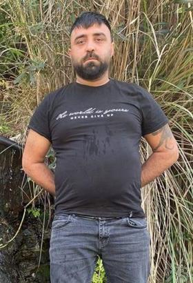 Otomobiline yürürken fenalaşıp öldü