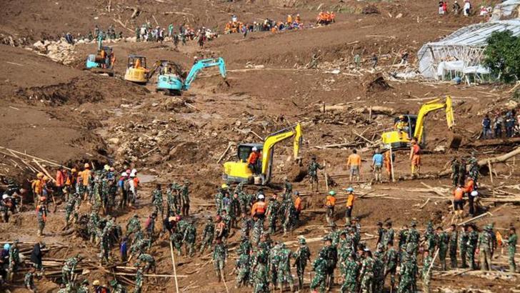 Endonezya’daki toprak kaymasında hayatını kaybedenlerin sayısı 70’e yükseldi