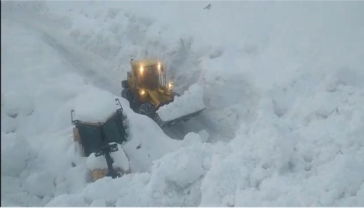 Beytüşşebap’ta çığ nedeniyle 3 köy yolu ulaşıma kapandı