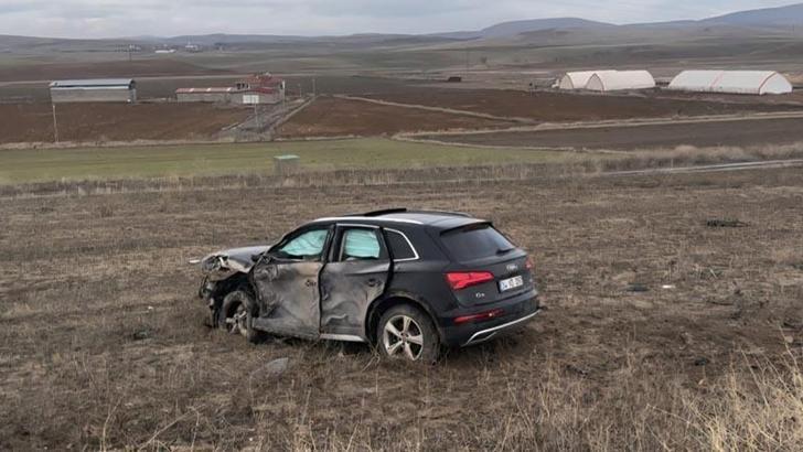 Çorum'da TIR ile otomobil çarpıştı: 4 yaralı