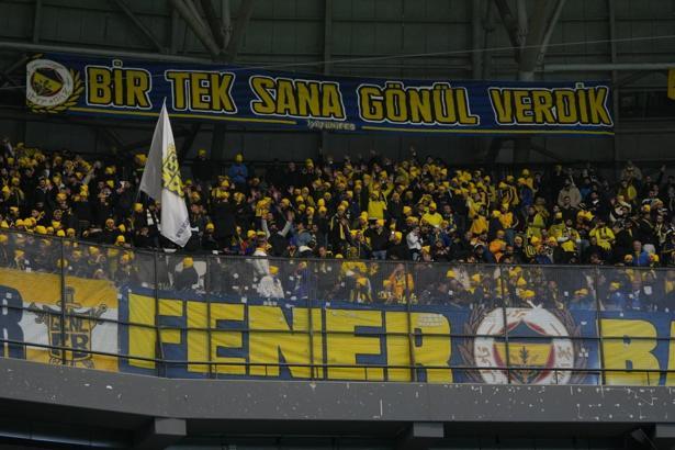 Fenerbahçe’den Kocaeli deplasmanında taraftarına sarı bere