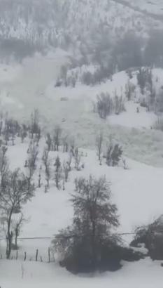 Beytüşşebap’ta çığ kamerada