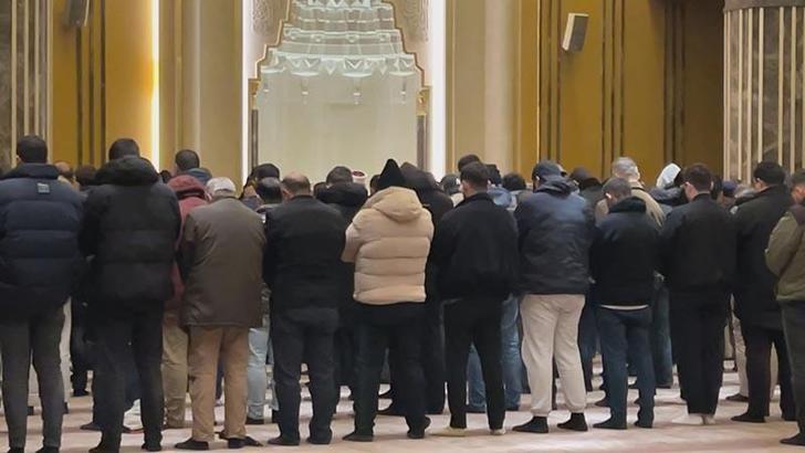 Berat Kandili Taksim Camii'nde dualarla idrak edildi