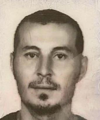 3 çocuk annesi, sokak ortasında bıçaklanarak öldürüldü (2)