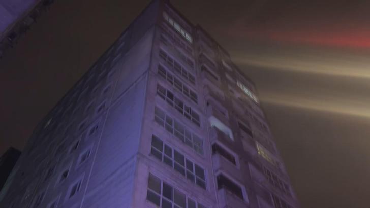 İstanbul - Esenyurt'ta 14 katlı binada yangın: 4 kişi dumandan etkilendi