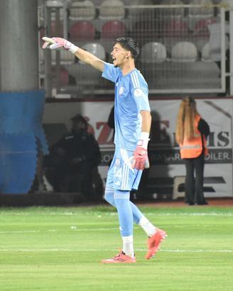 Altınordu'da kaleci Arif dönüyor
