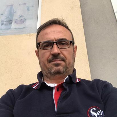 Direksiyon başında beyin kanaması geçiren servis şoförü öldü