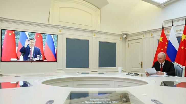 Putin ile Şi, video konferansta bir araya geldi