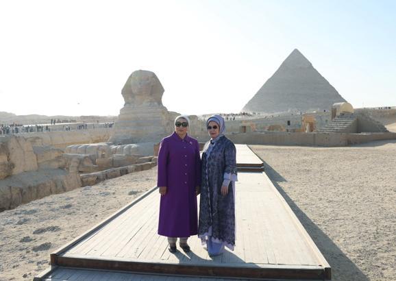 Emine Erdoğan, Mısır Cumhurbaşkanı Sisi'nin eşi Amer ile bir araya geldi