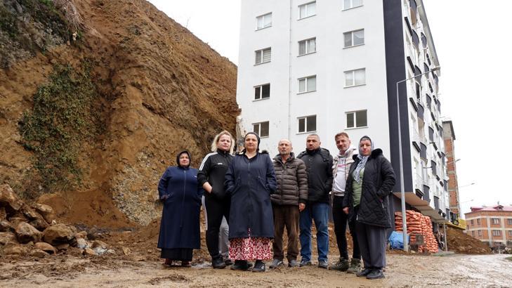 Heyelanın vurduğu ‘korku apartmanında’ mühür kalktı, gözler riskli yamaçta