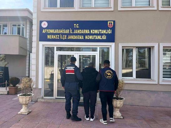 Aranan 2 hükümlü yakalandı