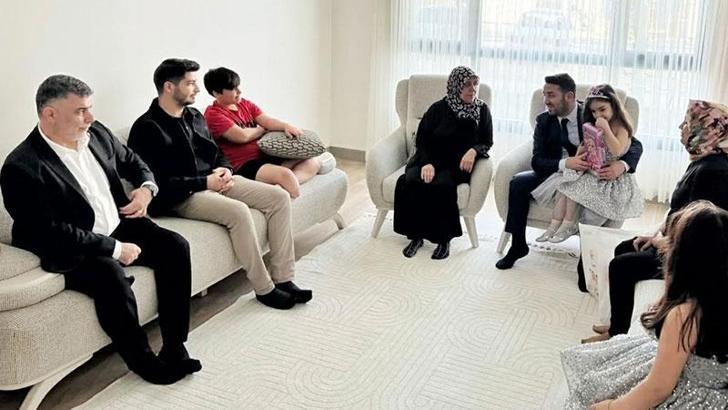 Depremde anne ve babasını kaybeden Azra'nın doğum günü kutlandı