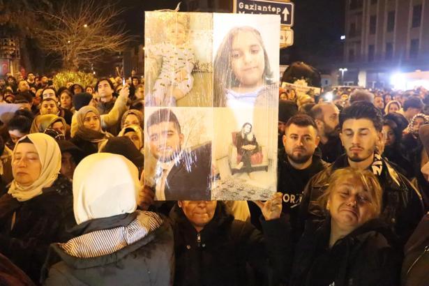 Adıyaman’da Asrın Felaketinin 3'üncü yıldönümünde 'sessiz' yürüyüş