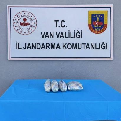 Van'da arazide 1 kilo 978 gram kubar esrar ele geçirildi