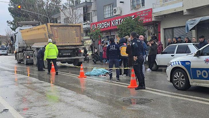 Yolun karşısına geçerken TIR’ın çarptığı yaya öldü; aynı yolda eşine de otomobil çarpmış
