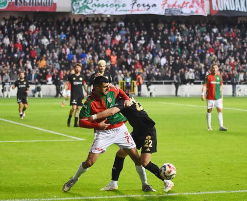 Karşıyaka seri peşinde