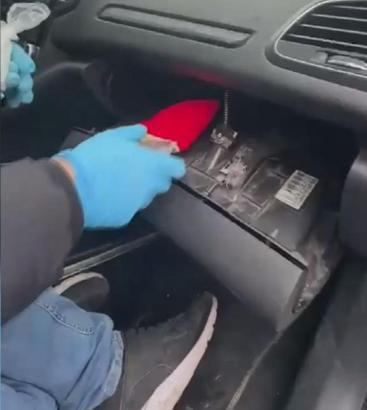 İstanbul- Bakırköy'de denetim sırasında durdurulan otomobilden uyuşturucu çıktı; 2 gözaltı