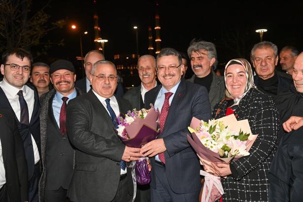 Başkan Genç: Siyasi ayrım yapmadan hizmet edeceğiz