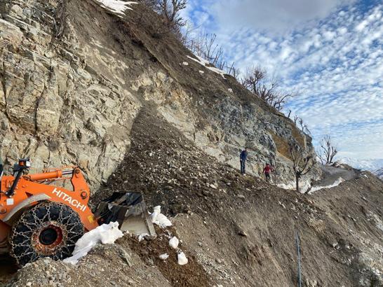 Sason'da 2 noktada heyelan