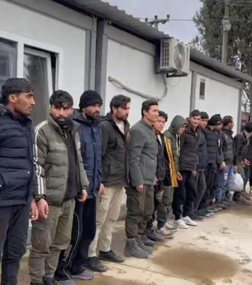 Sakarya'da 20 kaçak göçmen yakalandı: 2 tutuklama