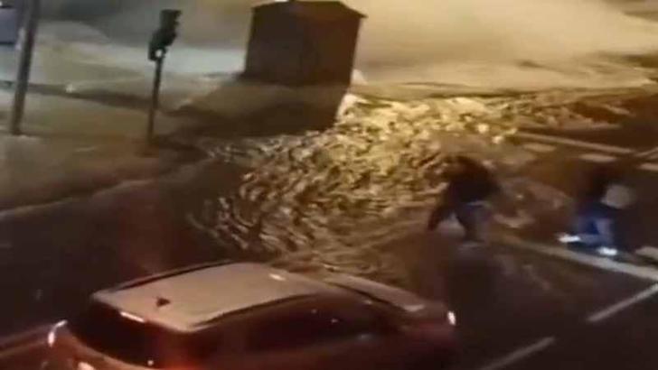 İspanya’nın Endülüs bölgesinde şiddetli yağış devam ediyor