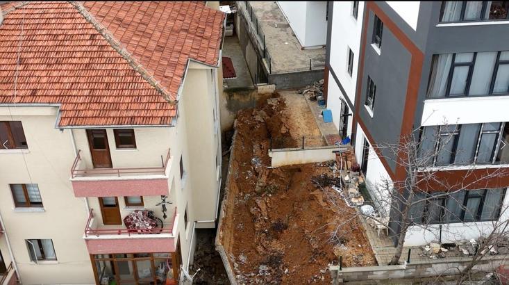 Ankara'da istinat duvarı çöktü, 4 apartman tahliye edildi