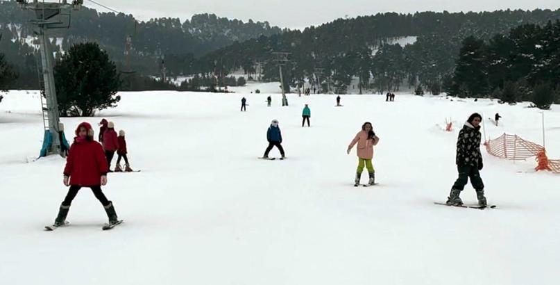 Yalnızçam Kayak Merkezi’nde hafta sonu yoğunluğu