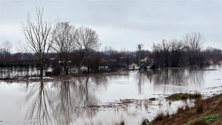 Turuncu alarm verilen Meriç Nehri’nde debi düşüşe geçti