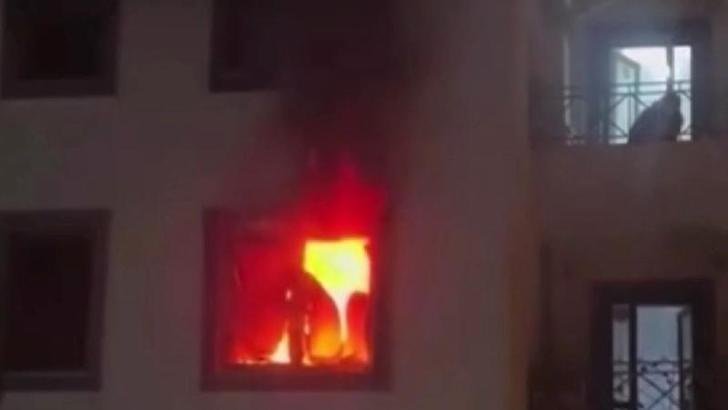 Annesi ile tartışıp evi yaktı, 10 kişi dumandan etkilendi