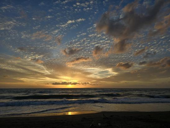 Hatay'da güneşin batışı görsel şölene dönüştü