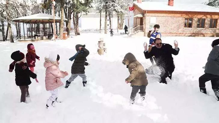 Van'ın 4 ilçesinde eğitime kar engeli