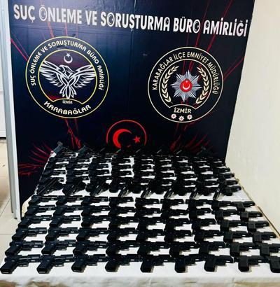 Güvercin kümesinde 124 ruhsatsız tabanca ele geçirildi; 3 gözaltı