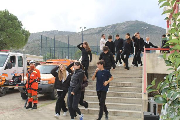 Datça Şehit Ersoy Yorulmaz Anadolu Lisesi'nde deprem tatbikatı