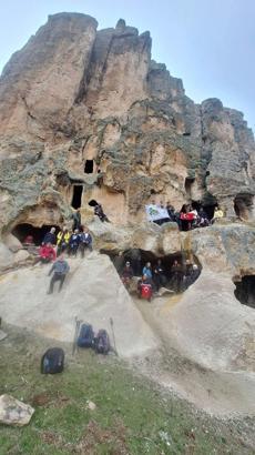 Doğaseverlerden Ağın Dağı zirve etkinliği