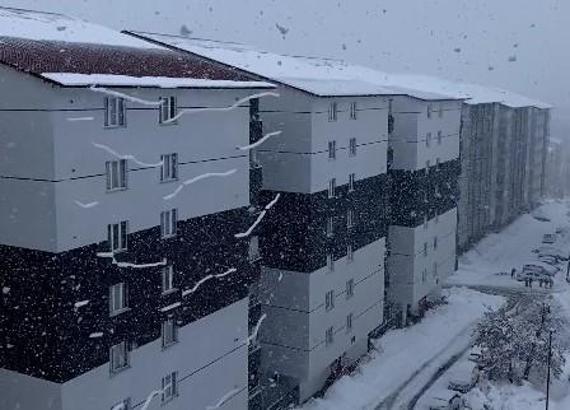 Bitlis'te kardan kapanan 125 köy ve mezra yolu ulaşıma açıldı