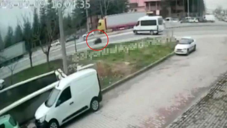 Minibüsle çarpışan motosikletin sürücüsü hayatını kaybetti (2)