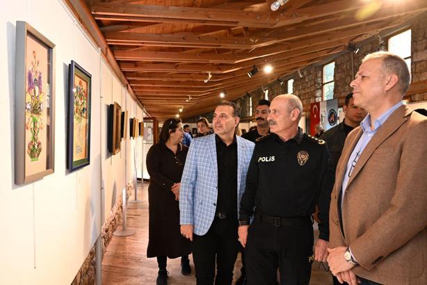 Antalya'nın endemik bitkileri sanatla buluştu