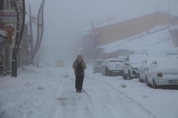 Karlıova'da eğitime kar engeli