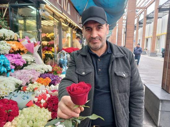 Kayseri'de çiçekçilerde 14 Şubat öncesi erken sipariş mesaisi