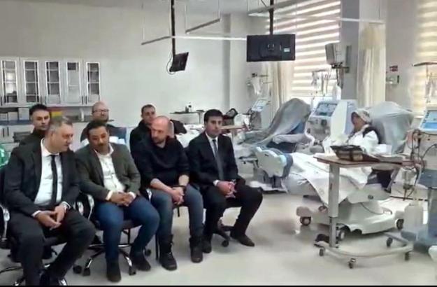 Bitlis'te lise öğrencilerinden diyaliz hastalarına mini konser