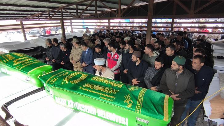 Hatay'da su dolu inşaat temeline düşen 2 kardeş toprağa verildi